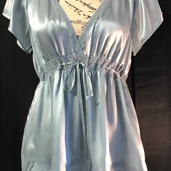 BCBGMaxarzia Pale Blue Silk Empire Waist Blouse Sm - Picture 2 of 8